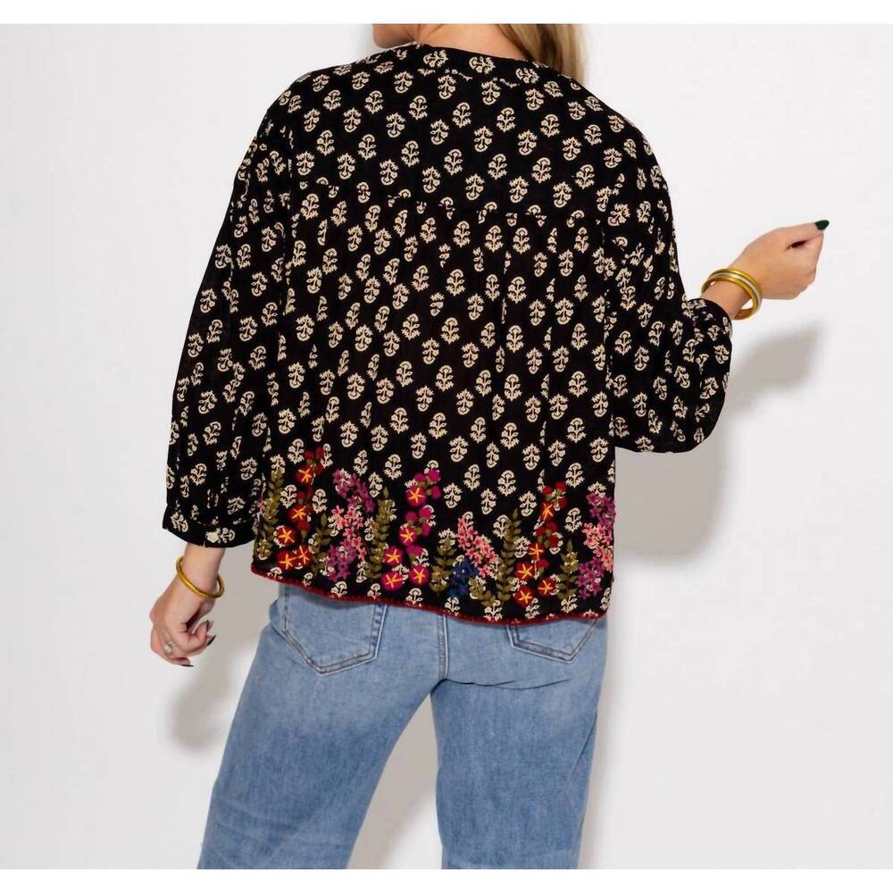 NEW IVY JANE field of flowers top in multi - Picture 2 of 5